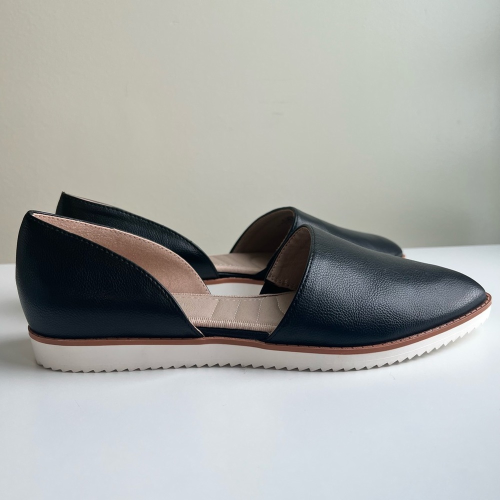 Adrienne Vittadini Black and White Flats